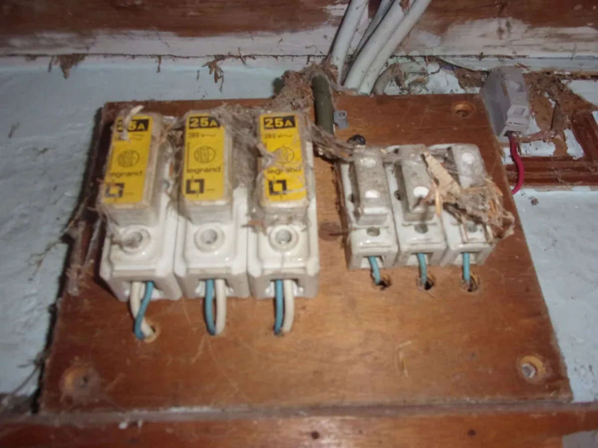 Diagnostic électrique obligatoire à Rueil-Malmaison